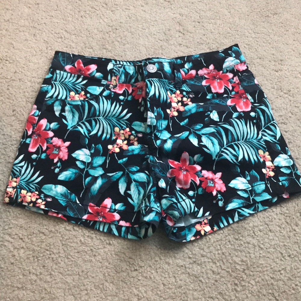Tropical shorts